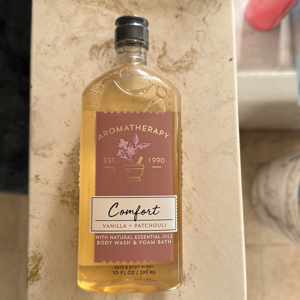 COPY - Comfort…A rare Bath & Body Works body wash and foam bath
